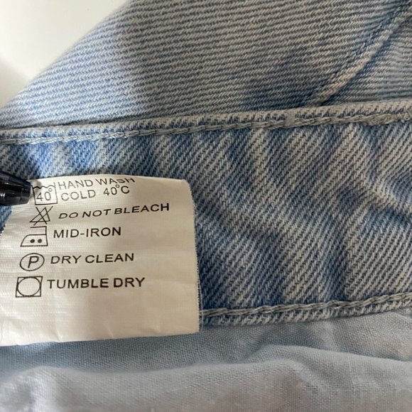 Princess Polly Lightwash Denim High Waisted Mom Short Y2K 90's Women's Size 2 - Picture 6 of 10